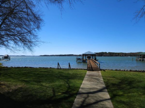 Lakefront Paradise